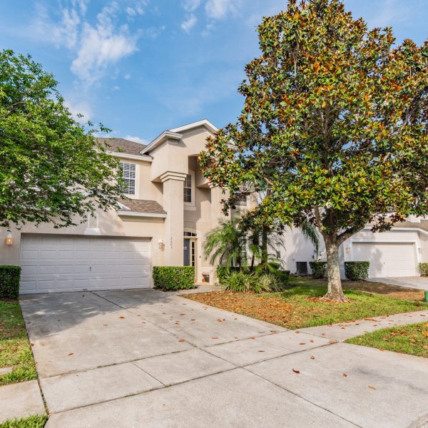 Looking for vacation rentals in Orlando near Disney? Mickey's Sunshine Oasis is minutes from the Florida parks, located right in Windsor Hills Resort.