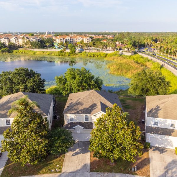 Looking for vacation rentals in Orlando near Disney? Mickey's Sunshine Oasis is minutes from the Florida parks, located right in Windsor Hills Resort.